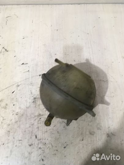 Бачок антифриза Фольксваген Golf 3 1H0121407