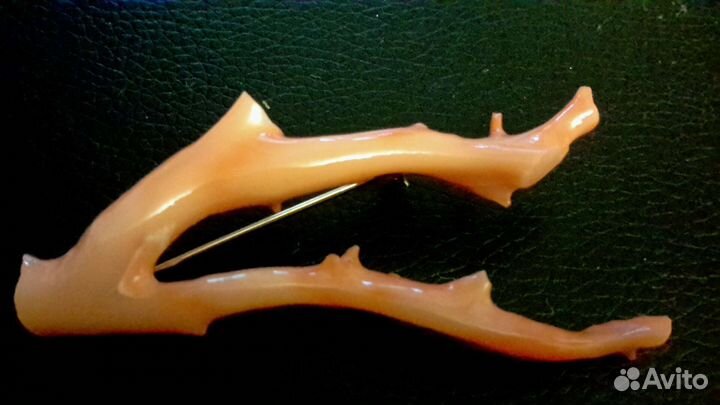 Брошь. Коралл. Италия.(фабрика)