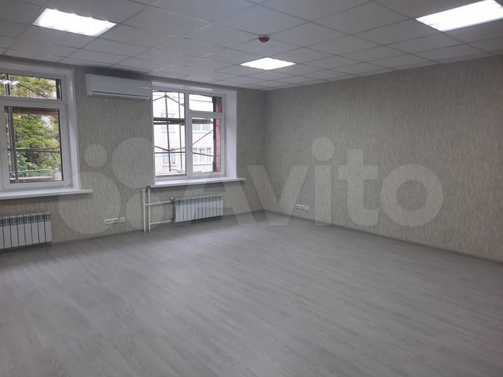 Здание, 2000 м²