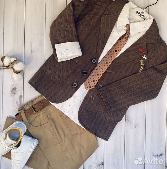 Стильный костюм тройка нарядный 74-80 рост