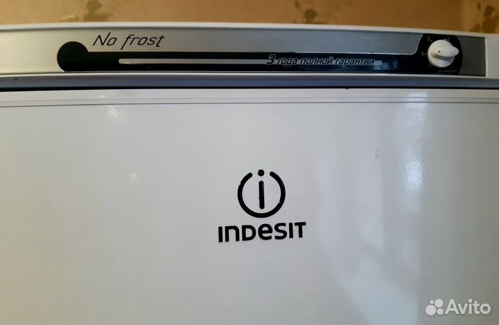 Морозильный шкаф Indesit SFR167 NF