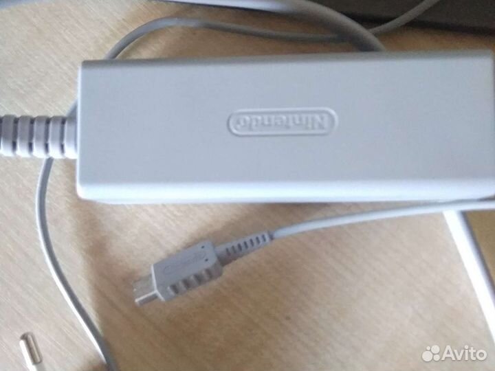 Блок питания или(и) подставка для планшета wii u