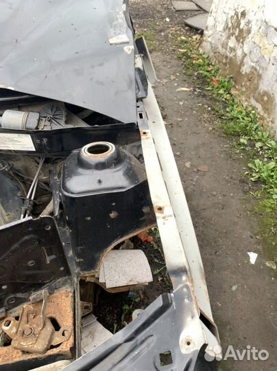 Левая боковина с передом на рено логан