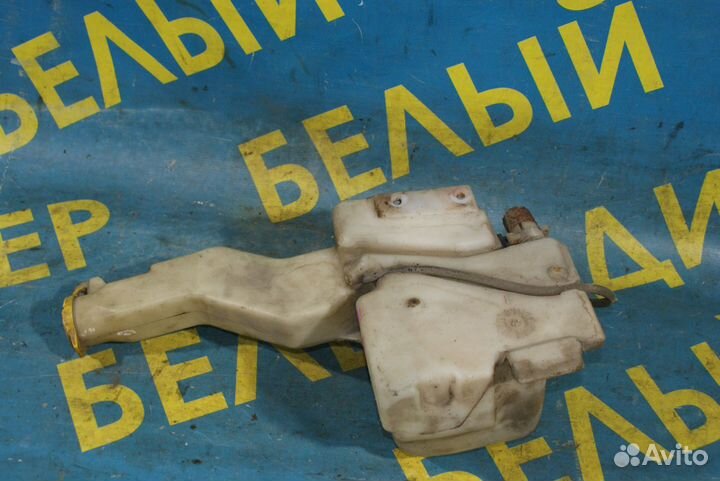 Расширительный бачок Dodge Caravan 3