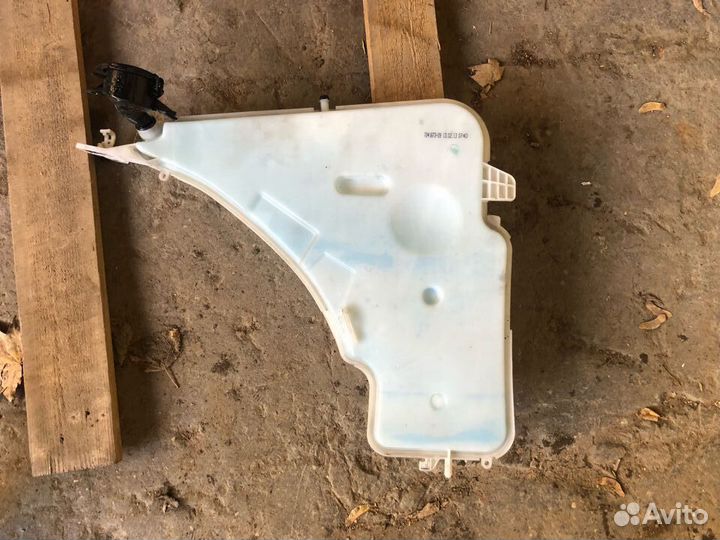 Бачок стеклоомывателя Bmw f