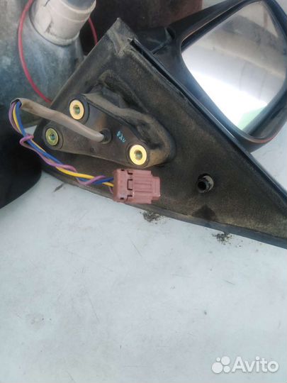 Боковое зеркало nissan