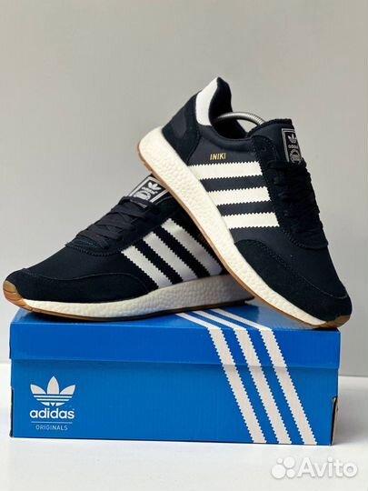 Кроссовки adidas iniki