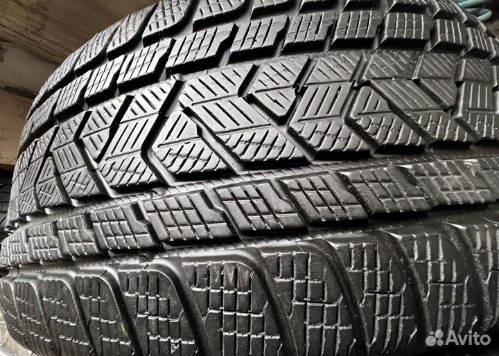 Pirelli Scorpion Winter 275/45 R21