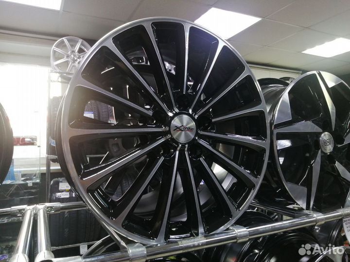 Диск литой Xtrike X-136 7x17 5x114.3 ET45 DIA67.1