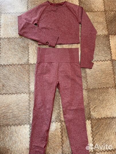 Костюм для йоги и фитнеса