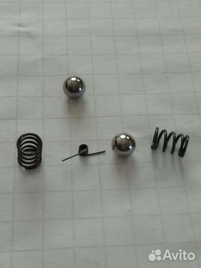 Мелкие пружинки