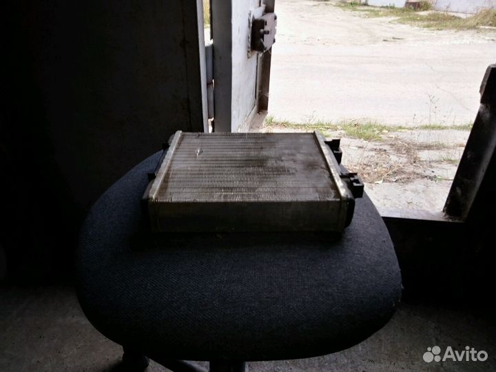 Алюминиевый радиатор б/у на печку «классика»