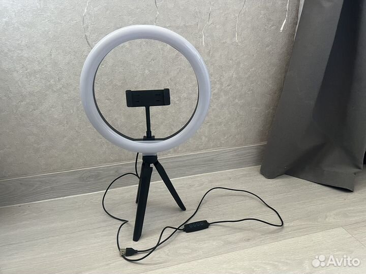 Кольцевая лампа с держателем для телефона