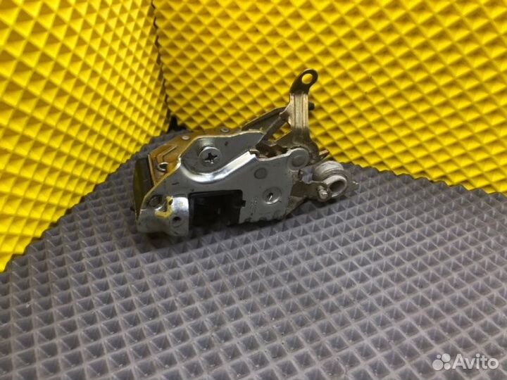 Замок двери передний правый Mercedes-Benz E-Class