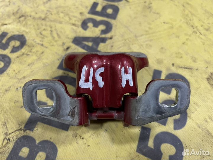 Петля задняя правая нижняя Renault Logan 2