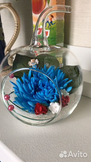 Композиция в яблоке