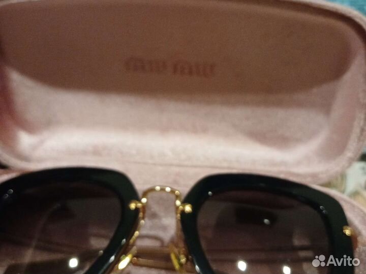 Солнцезащитные очки женские брендовые