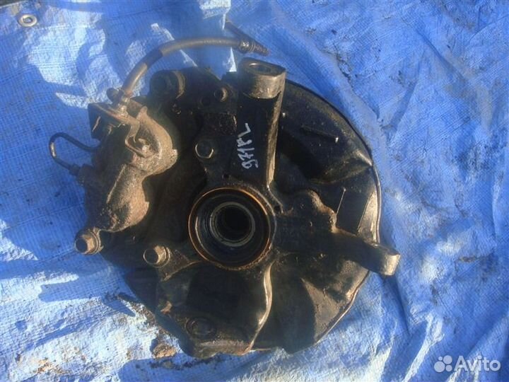 Ступица передняя левая Mitsubishi Pajero V21C 1996