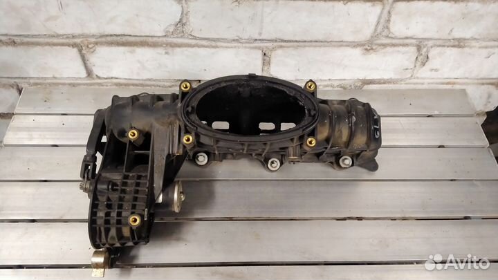 Коллектор впускной Mercedes Benz