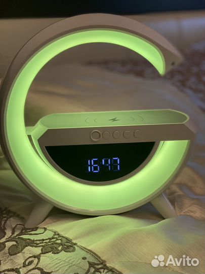 Блютуз колонка светильник + беспроводная зарядка