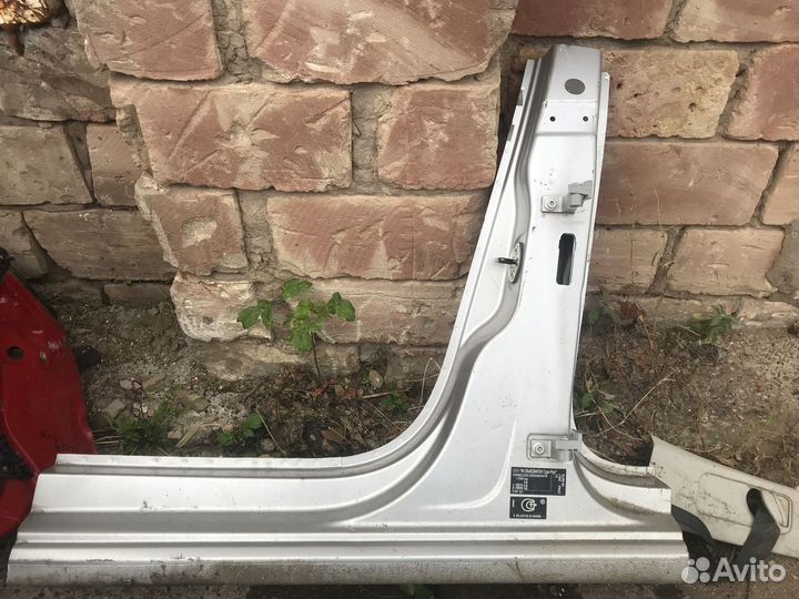 Порог со стойкой левый VW Polo Sed RUS (2011–2019)