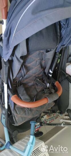 Прогулочная коляска трость