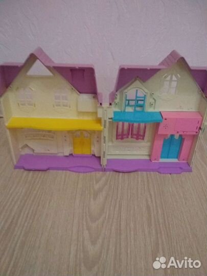 Домик кукольный с мебелью