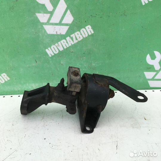 Опора двигателя правая Тойота Карина Е