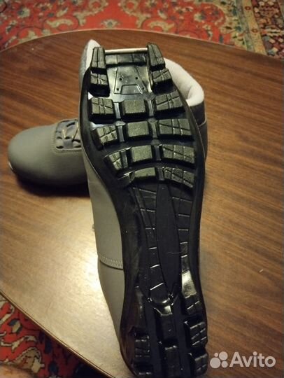 Лыжные ботинки для классических беговых лыж