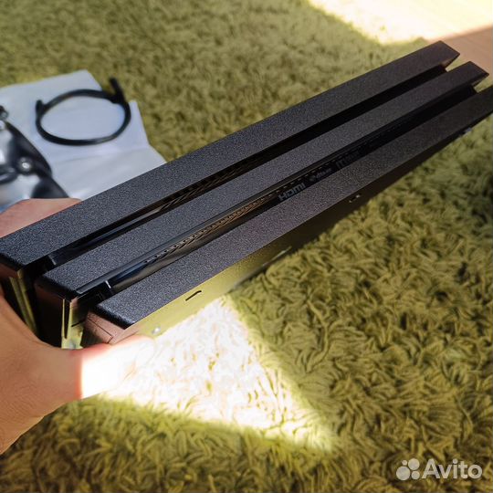 Ps4 pro 1tb 7216b + 700 игр