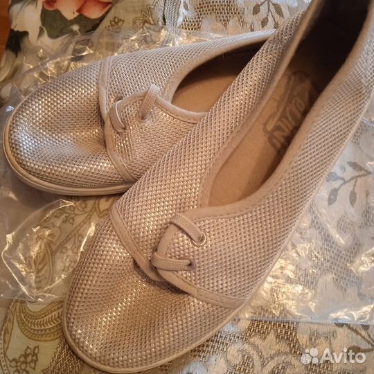 Вещи на девочку 134