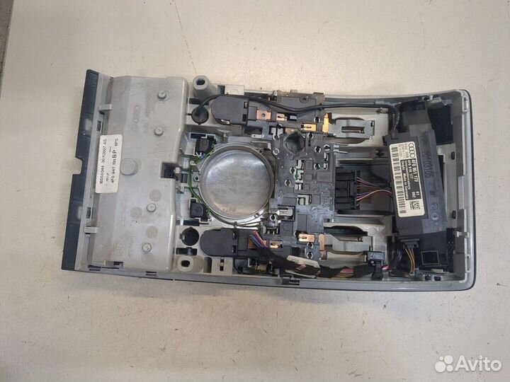 Фонарь салона Audi A6 (C6)