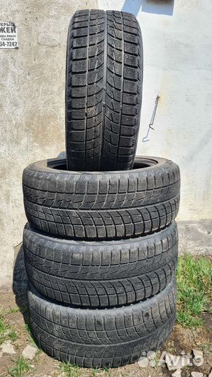 Bridgestone Blizzak WS-60 225/55 R17 97R