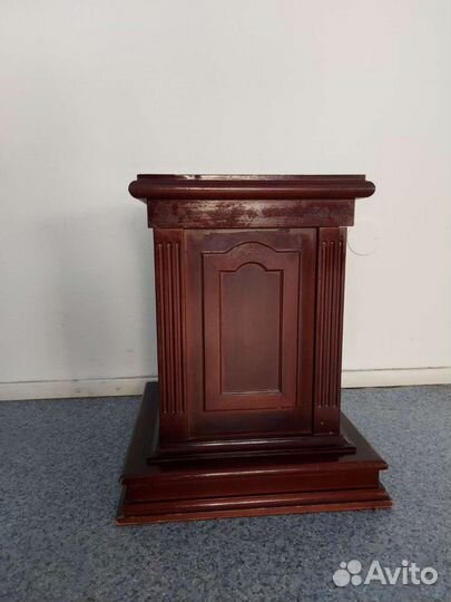 Старинная консоль. Массив