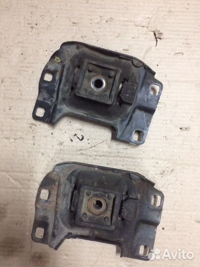 Опора двигателя Ford Focus 2,3 левая