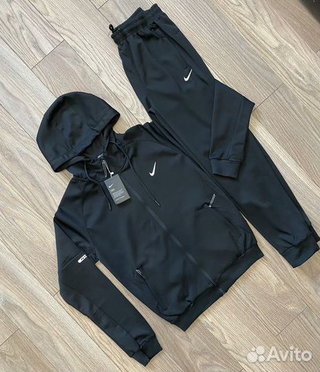 Спортивный костюм nike