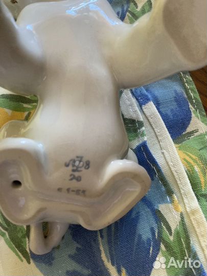 Статуэтка фарфор