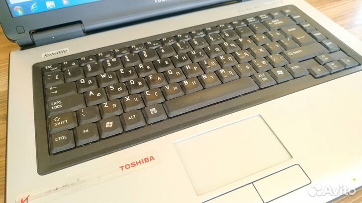 Ноутбук Toshiba Satellite L40-139 (2 ядра 2 гига)