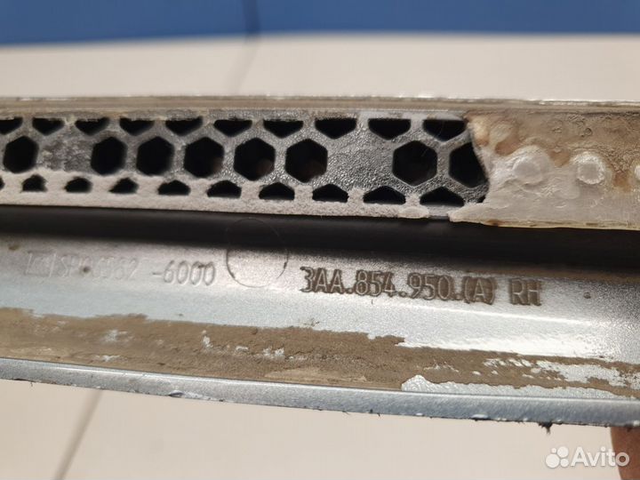 Молдинг двери правый задний Volkswagen Passat B7 2011-2015