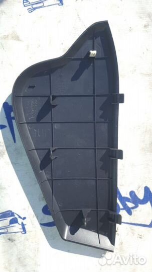 Накладка торпеды передняя левая Nissan Fuga Y50