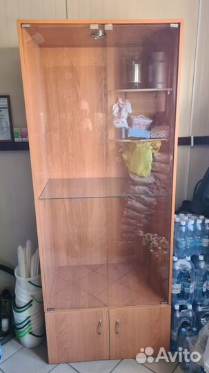 Шкаф для выставки кальянов