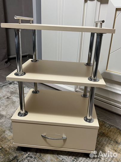 Косметологический столик