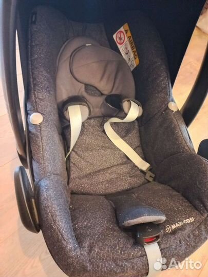 Автолюлька maxi cosi pebble plus с базой familyfix