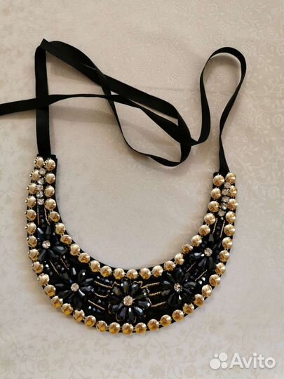 Воротник с бусинами
