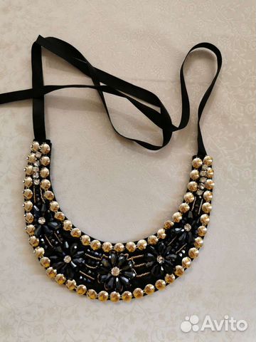 Воротник с бусинами
