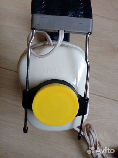 Наушники ретро