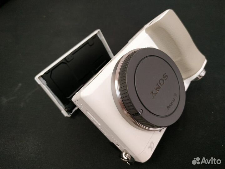Sony Alpha A6100 Body White