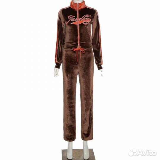Костюм спортивный велюровый М. Новый