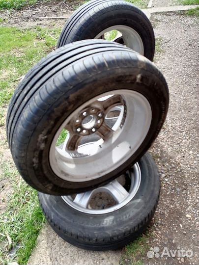 Bridgestone Turanza T001 185/60 R14 82B