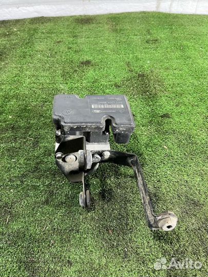 Блок ABS (насос) Ford Focus 2 (DB) 2008-2011г DB